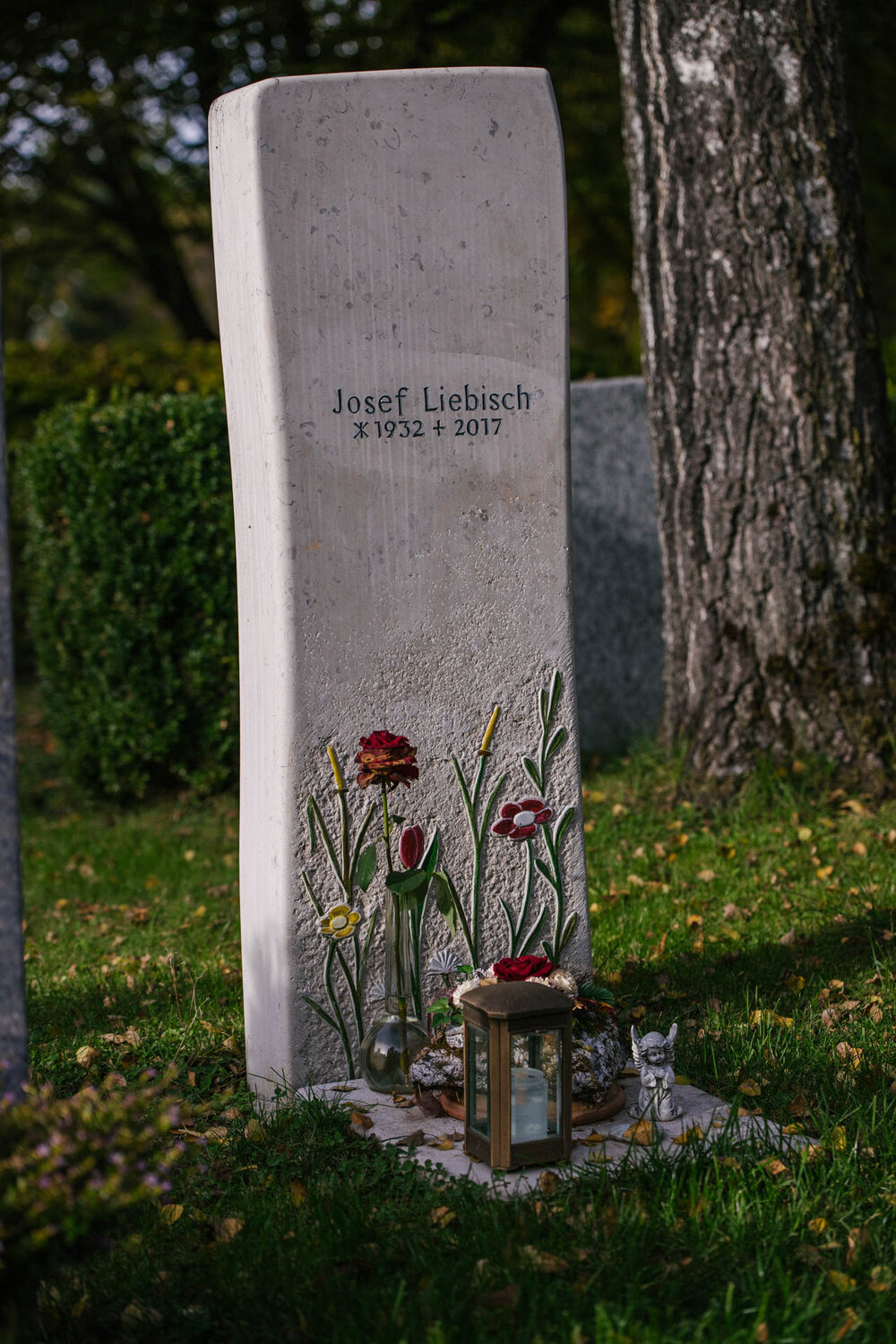 Besondere Kindergrabstein Kindergrabmal Kalkstein Comblachien